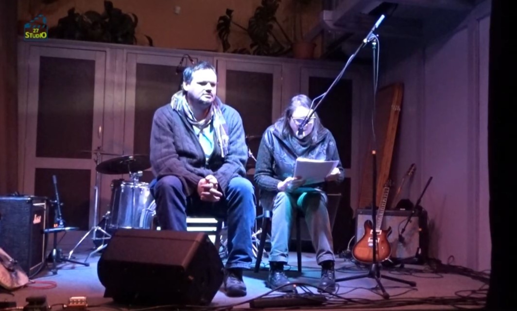 Studio 27, Dobré místo - Vernisáž výstavy Off the road - čte Věra Dumková